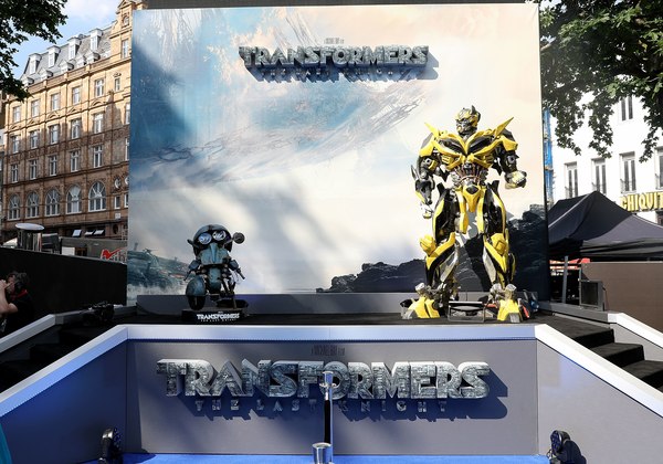 Transformers The Last Knight   Michael Bays Official Photos From Global Premiere In London  (37 of 136)